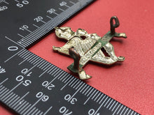 Charger l&#39;image dans la galerie, Original WW1 British Army Cap Badge - Royal Ulster Rifles - Kings Crown
