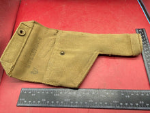 Charger l&#39;image dans la galerie, Original WW2 British Army 37 Pattern Holster in Very Clean Condition - 1941 Date
