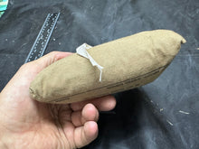 Charger l&#39;image dans la galerie, Original WW2 Dated British Army First Aid Shell Dressing - 1938 Dated
