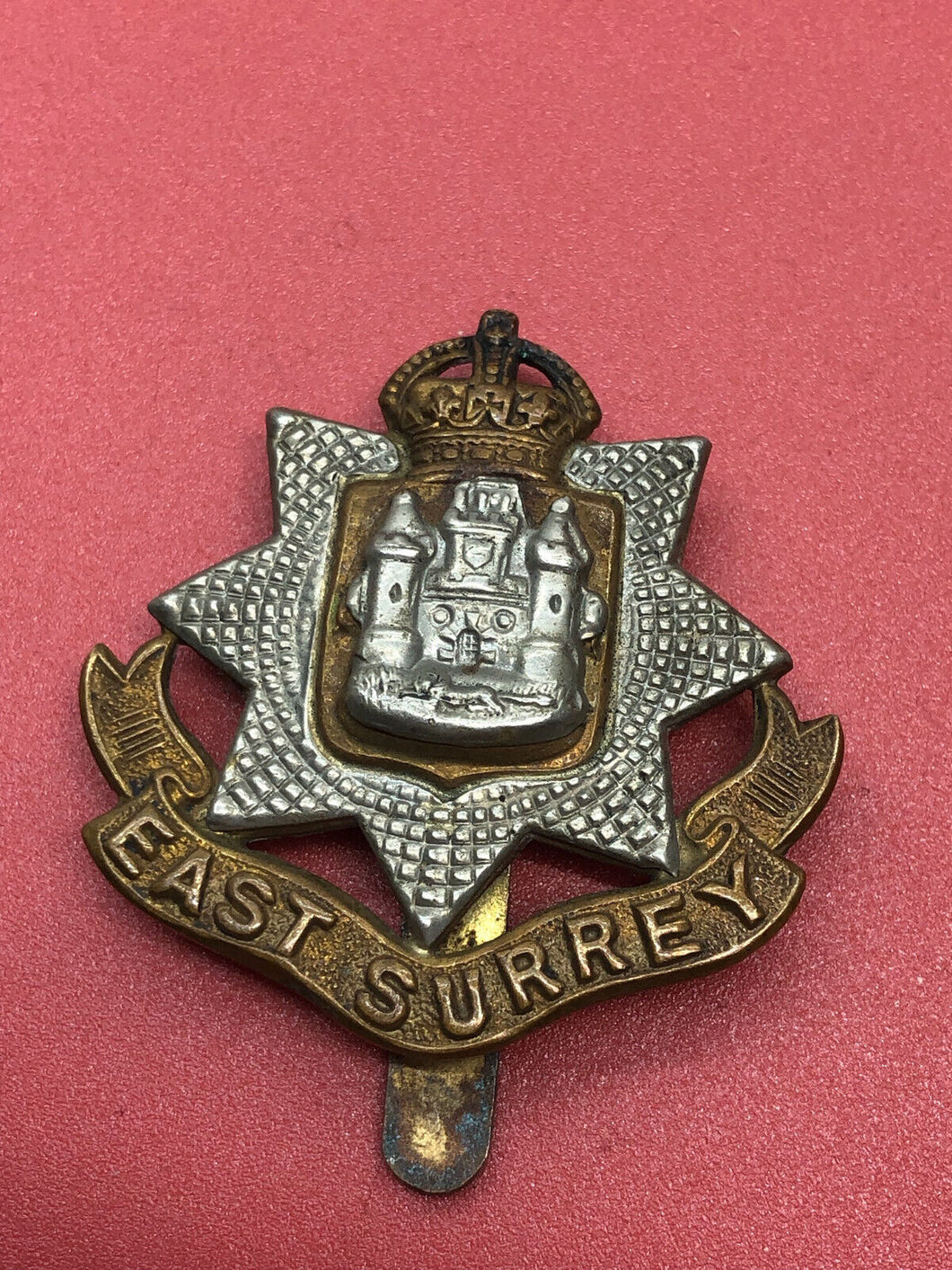 Original WW2 British Army Kings Crown Cap Badge - East Surrey Regiment