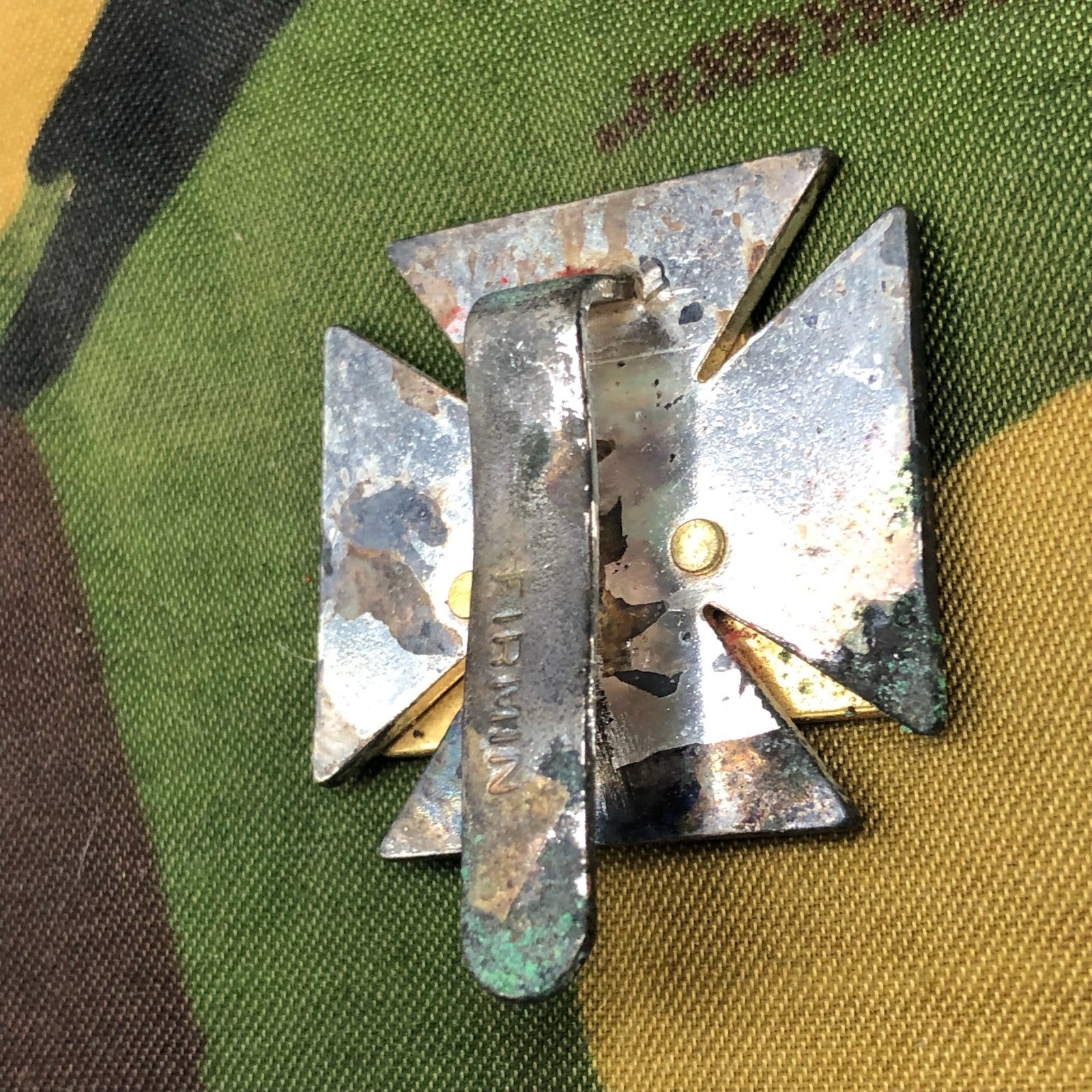 Original British Army Cap Badge Royal Gloucestershire, Berkshire and Wiltshire - The Militaria Shop