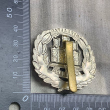 Charger l&#39;image dans la galerie, Original WW2 Northamptonshire Regiment British Army Cap Badge
