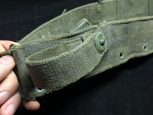 Charger l&#39;image dans la galerie, Original British Army WW2 44 Pattern Combat Belt - 36&quot; Waist
