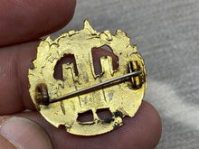 Load image into Gallery viewer, Original British Army The Essex Regiment Enamelled &amp; Gilt Sweetheart Brooch
