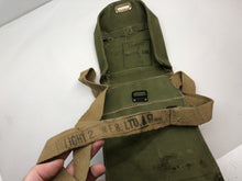 Charger l&#39;image dans la galerie, Original WW2 British Army Assault Lightwieght Gas Mask Bag
