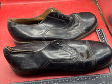 Load image into Gallery viewer, British Army Officer&#39;s Issue Black Leather Shoes. Bata Manufactured. Dated 1975.
