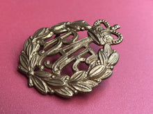 Charger l&#39;image dans la galerie, Genuine British Royal Air Force RAF Cap Badge
