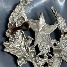 Load image into Gallery viewer, Original WW1/WW2 British Army Scottish Cameronian Highlanders Regiment Cap Badge
