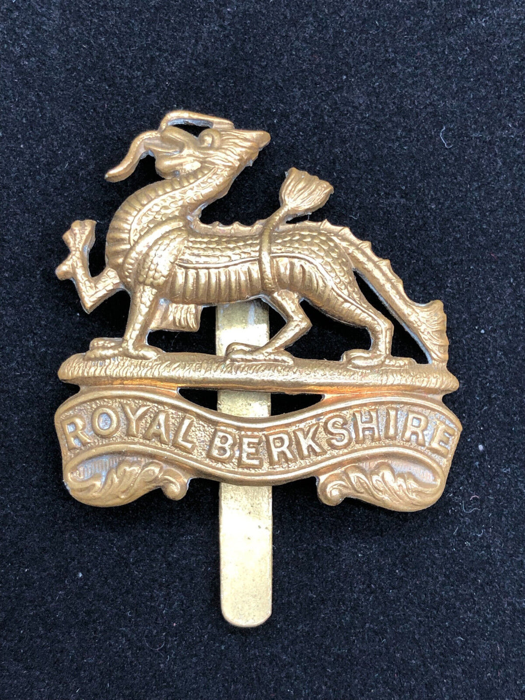 Original WW2 British Army Royal Berkshire Regiment Cap Badge