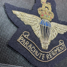 Charger l&#39;image dans la galerie, British Army Bullion Embroidered Blazer Badge - Parachute Regiment
