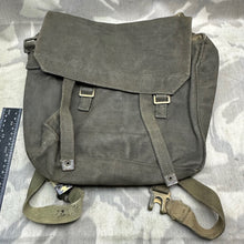 Lade das Bild in den Galerie-Viewer, Original WW2 British Army / RAF 37 Pattern Webbing Small Pack &amp; L Straps Set
