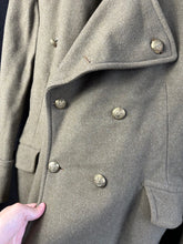 Load image into Gallery viewer, Original WW2 British Army Middlesex Regiment Lieutenant Greatcoat 1944 Dated 40&quot;
