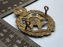 Load image into Gallery viewer, Genuine British Army Bermuda Rifles Cap Badge
