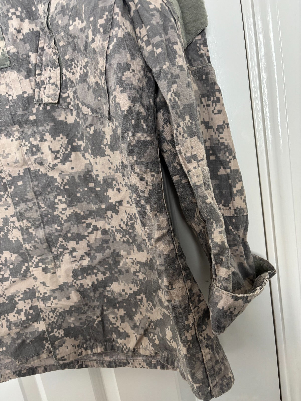 Surplus US Army ACU Combat Uniform Jacket -Size Medium-Long - The Militaria Shop