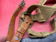 Charger l&#39;image dans la galerie, Original Post WW2 German Army Tropical Y-Straps in Great Condition
