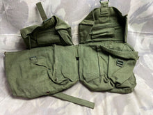 Charger l&#39;image dans la galerie, Original Pair of British Army 58 Pattern Webbing Pouches
