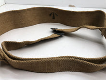 Charger l&#39;image dans la galerie, Original WW2 British Army 37 Pattern Radio Shoulder Strap
