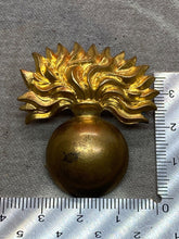 Load image into Gallery viewer, Original WW1 / WW2 British Army Grenadier Guards Cap / Collar Badge
