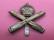 Load image into Gallery viewer, Original WW1 British Army Machine Gun Corps MGC Cap Badge
