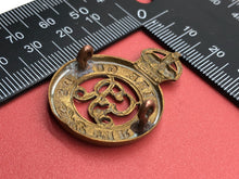 Load image into Gallery viewer, Original WW1 British Army Cap Badge - 1st Life Guards
