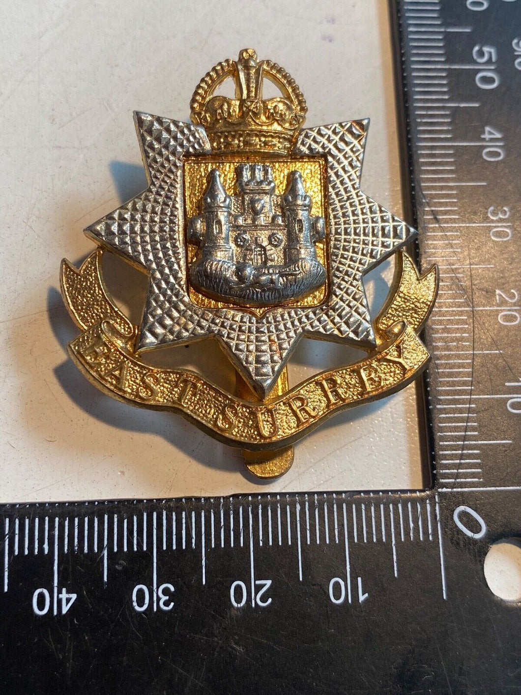 Original WW1 / WW2 British Army East Surrey Cap Badge