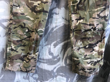 Lade das Bild in den Galerie-Viewer, British Army MTP Camo Trousers Kombat UK 32&quot; Waist
