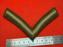 Charger l&#39;image dans la galerie, Original British Army WW2 Corporal&#39;s Stripe - Lovely Condition
