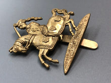 Charger l&#39;image dans la galerie, Original WW1 British Army Fife and Forfar Yeomanry Cap Badge
