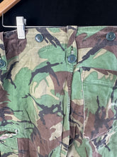 Lade das Bild in den Galerie-Viewer, Original British Army 1968 Pattern Combat DPM Trousers - 30&quot; Waist
