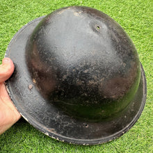 Charger l&#39;image dans la galerie, WW2 British Army Mk2 Brodie Helmet - Original Untouched - South African Made
