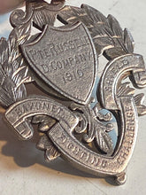 Lade das Bild in den Galerie-Viewer, 1910 British Army Hallmarked Silver &#39;Fighting Shield Challenge&#39; Medal
