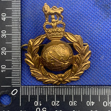 Charger l&#39;image dans la galerie, Genuine British Royal Navy Royal Marines Cap Badge

