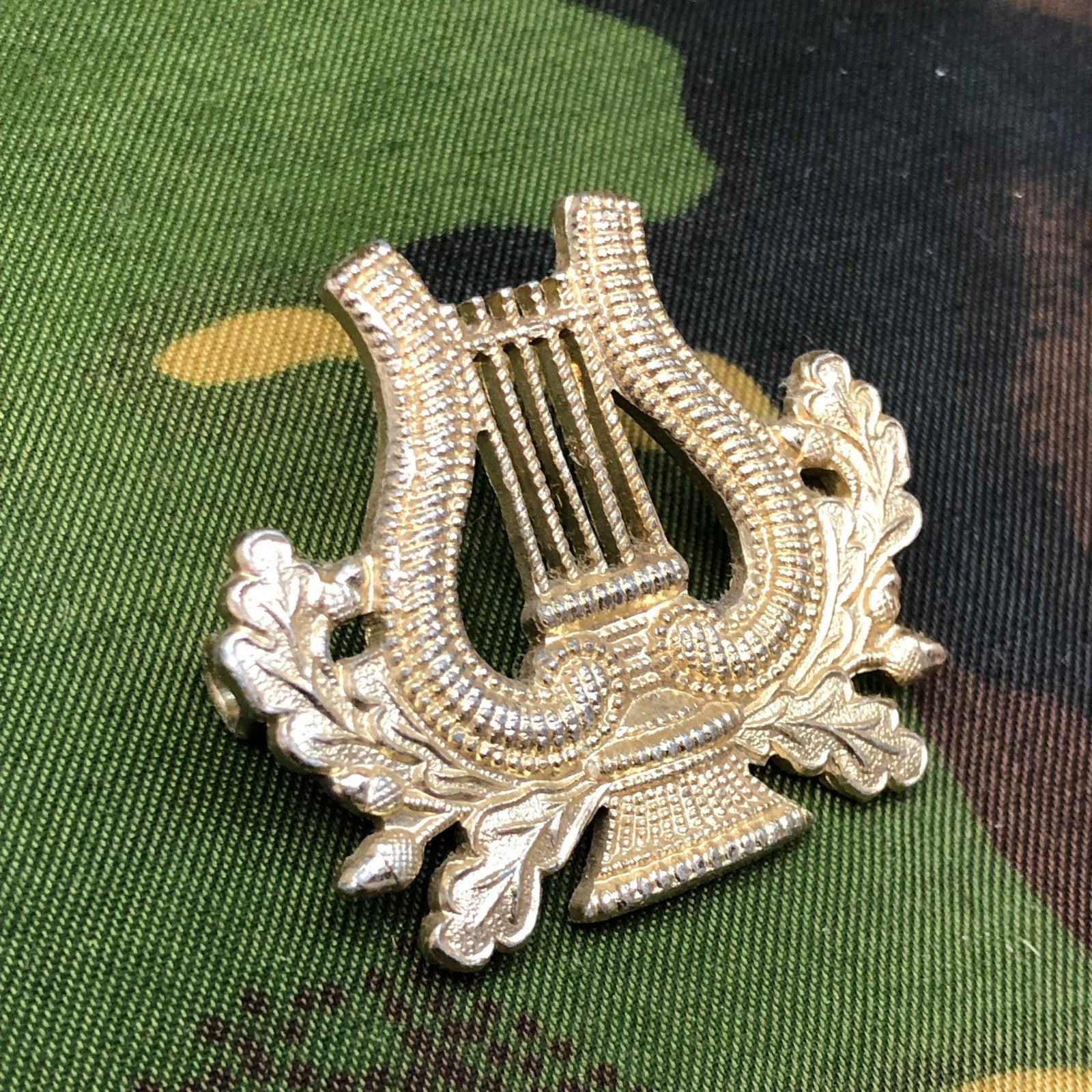 Original British Army Regimental Cap Badge - Bandsman Lyre - The Militaria Shop