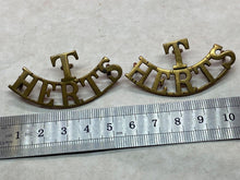 Load image into Gallery viewer, Pair of Original WW1 British Army Herts Territorial Brass Shoulder Titles
