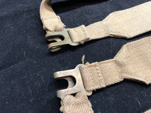 Charger l&#39;image dans la galerie, Original WW2 British Army 37 Pattern Khaki L-Straps Webbing - Wartime Dated
