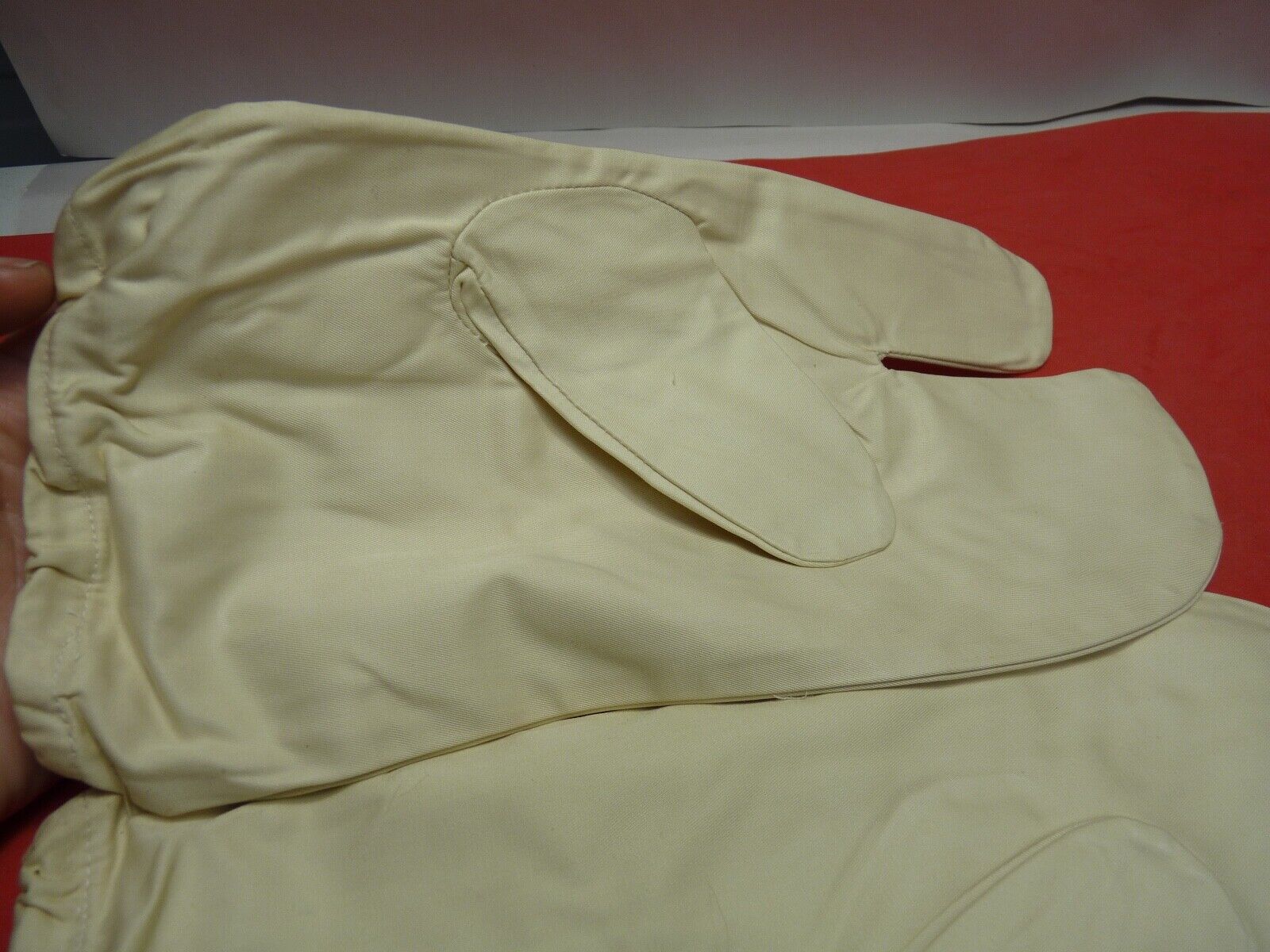 Original WW2 British Army Gunners Winter White Gloves - Dated 1941 - The Militaria Shop