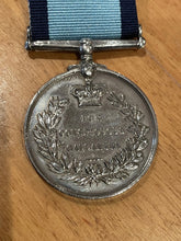 Lade das Bild in den Galerie-Viewer, Image #4
