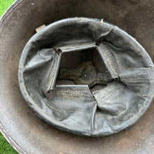 Lade das Bild in den Galerie-Viewer, Genuine British Army Mk4 Combat Turtle Helmet &amp; Liner - Untouched Original
