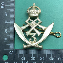 Load image into Gallery viewer, WW2 British Army Cap Badge Copy - 3rd Queen Alexandra&#39;s Own Gurkha Rifles
