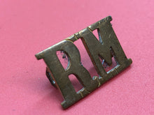 Load image into Gallery viewer, Original WW1 / WW2 British Royal Navy Brass Shoulder Title - Royal Marines RM
