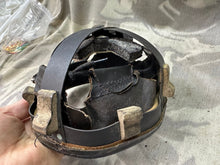 Charger l&#39;image dans la galerie, Original WW2 British Army Helmet Liner &amp; Screw Set - Mk2 Brodie - Size 7 - 1939

