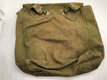 Charger l&#39;image dans la galerie, Original WW2 British Army 37 Pattern Large Pack - M.E.Co 1944 Dated
