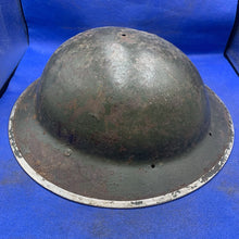 Lade das Bild in den Galerie-Viewer, Original WW2 Mk2 British Army Brodie Combat Helmet
