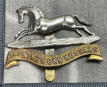 Charger l&#39;image dans la galerie, Original WW2 British Army Cap Badge - 3rd The King&#39;s Own Hussars
