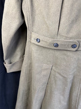 Load image into Gallery viewer, Original WW2 British Army Officers Light Infantry Greatcoat - 1939 - 36&quot; Chest
