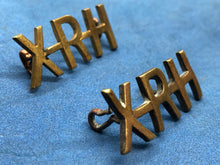 Charger l&#39;image dans la galerie, Original Pair of WW2 Brass British Army Shoulder Titles - 10th Royal Hussars
