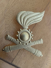 Load image into Gallery viewer, Original Italian Army Hat Badge - The Militaria Shop

