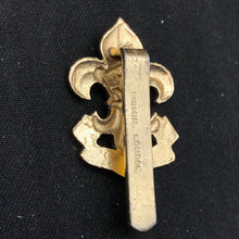 Load image into Gallery viewer, Genuine British Army Staybrite Cap Badge - The Kings Regiment - The Militaria Shop
