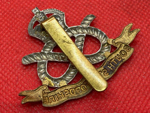 Lade das Bild in den Galerie-Viewer, Original British Army WW1 / WW2 - South Staffordshire Regiment Cap Badge
