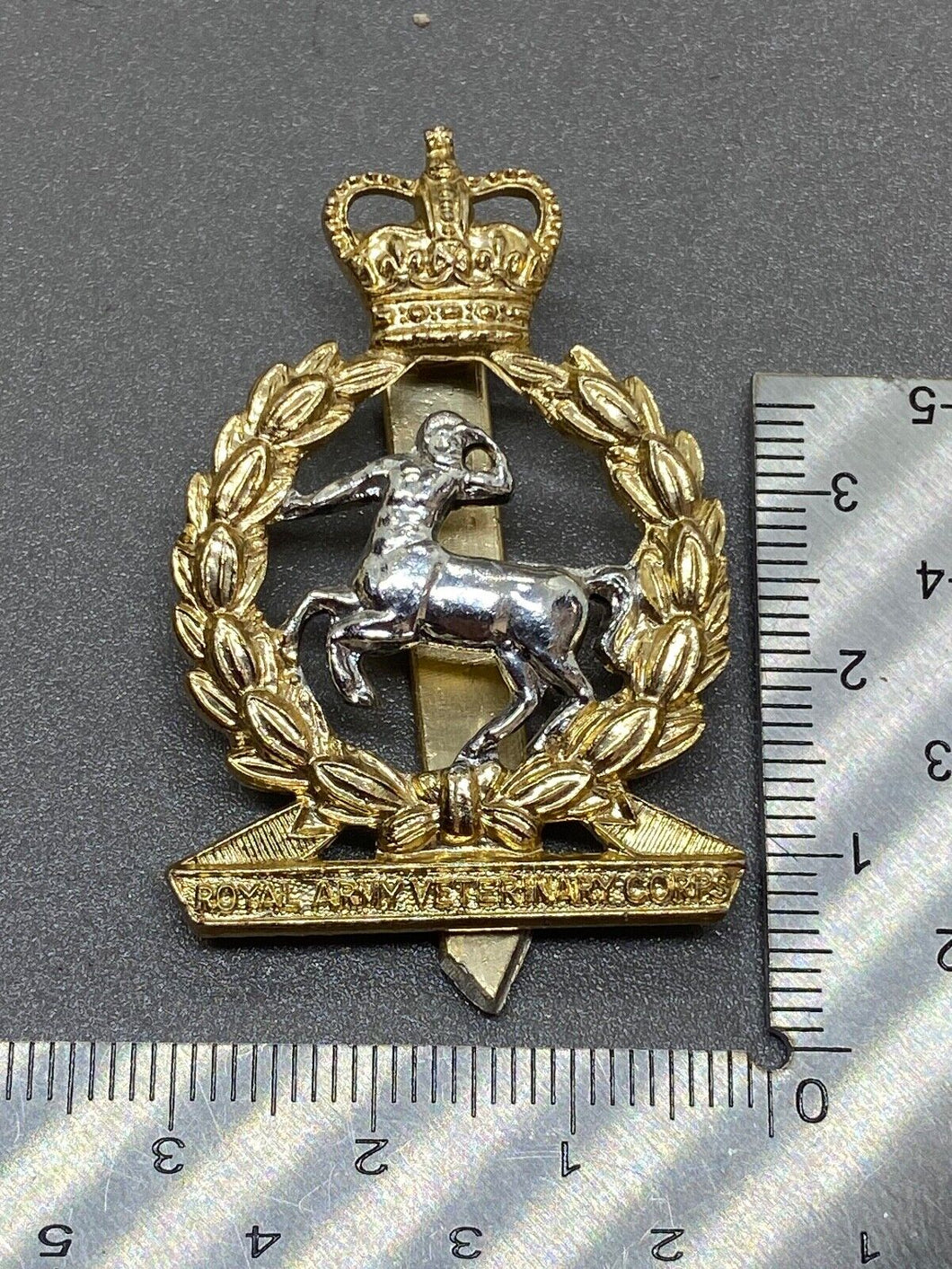 Original British Army Royal Army Veterinary Corps Cap Badge